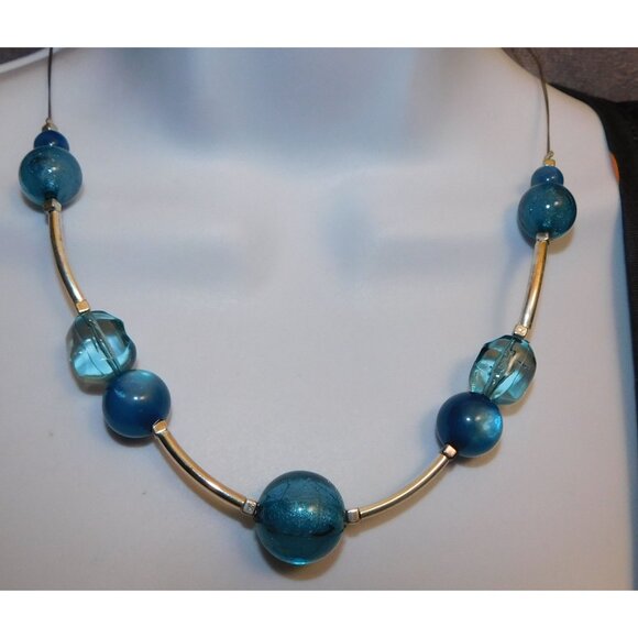 Abstract Blue Crackle And Silver Tone Beaded Necklace - Picture 2 of 4
